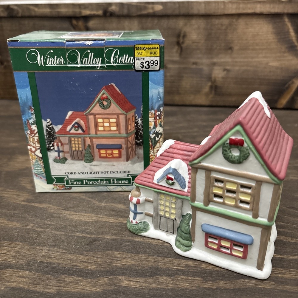 Winter Valley Cottages Christmas Village Porcelain Lighted House w/ Box